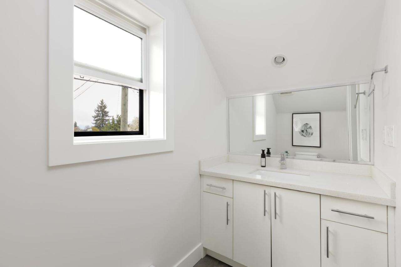 Newly Built Laneway Home 1 Bd Centrally Located Vancouver Exterior photo